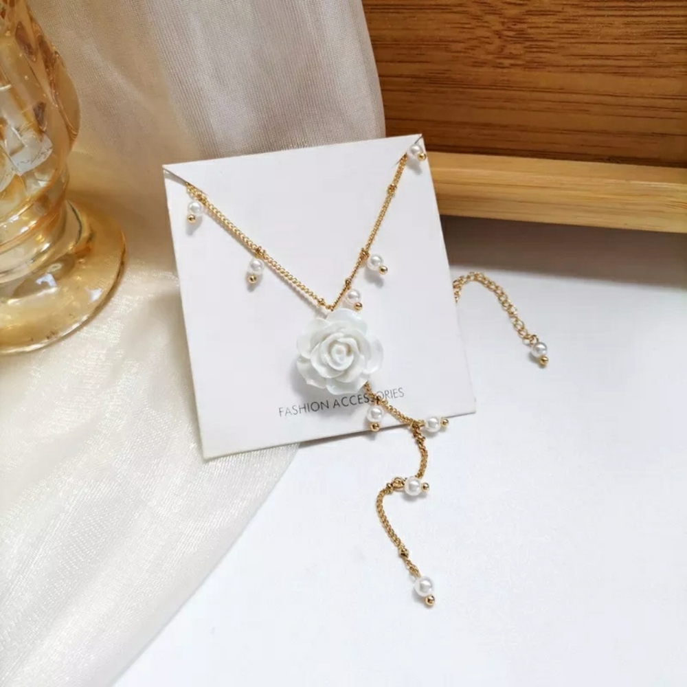 New Camellia Pearl Tassle Necklace - Picture 4 of 5